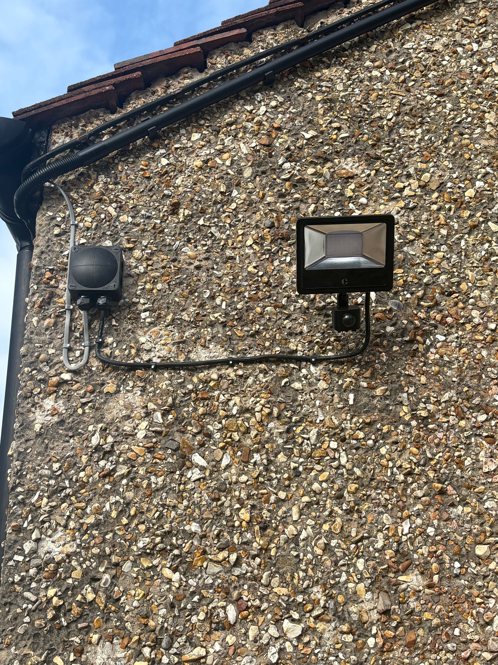 Outdoor sensor light